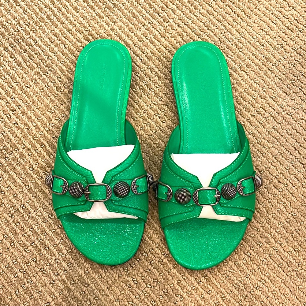 Balenciaga cagole sandal flat green